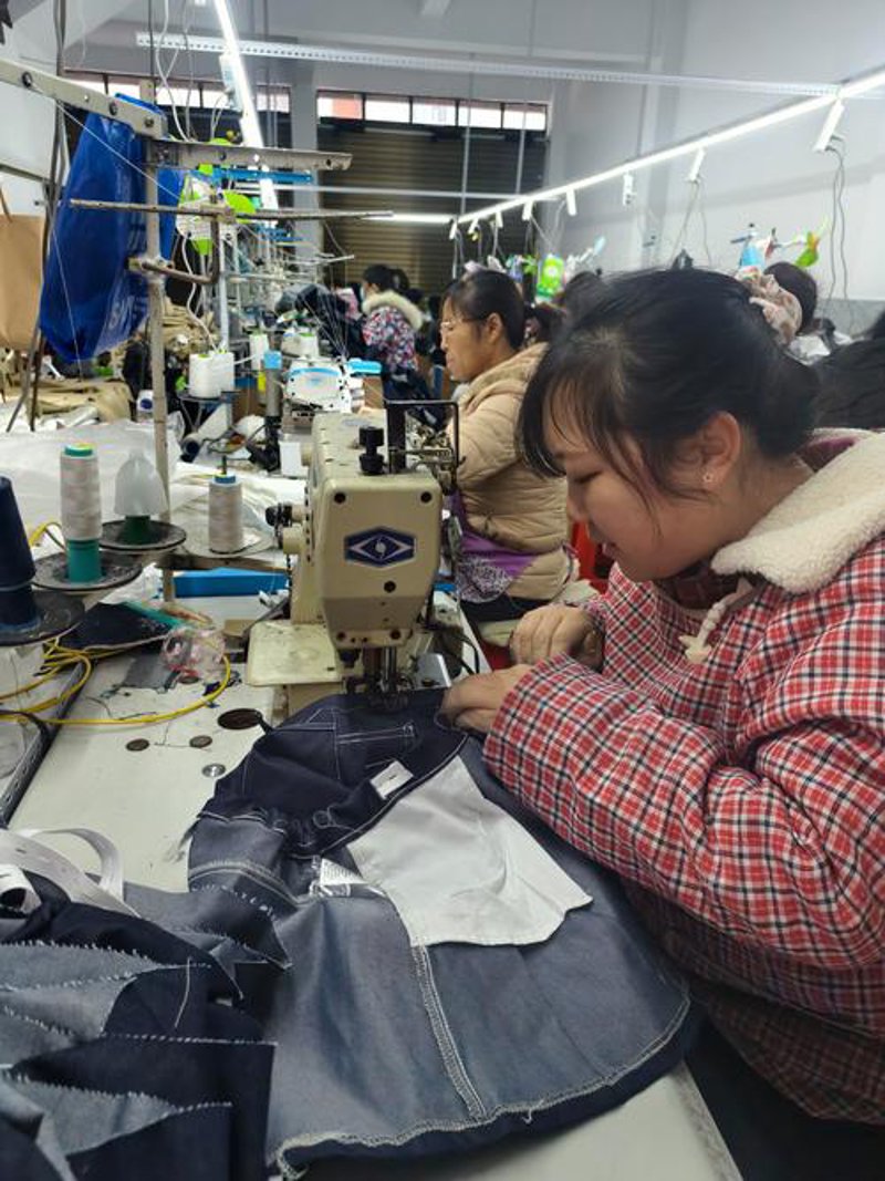 职场着装技巧：职业装定制让你脱颖而出